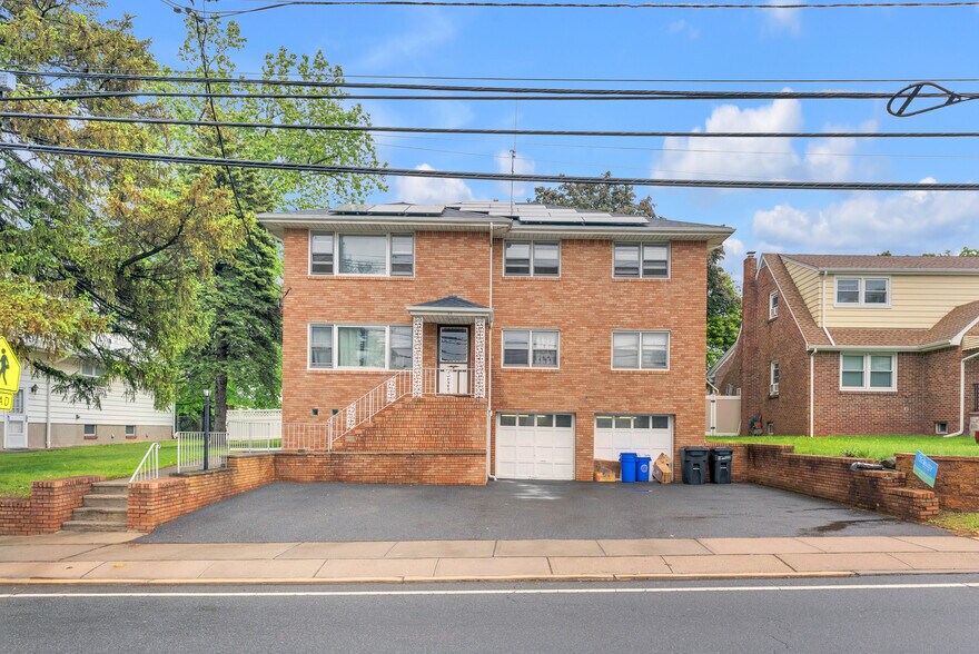 Building Photo - 480 N Midland Ave