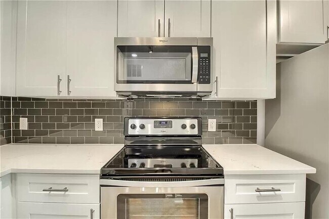 Building Photo - 1900 Barton Springs Rd