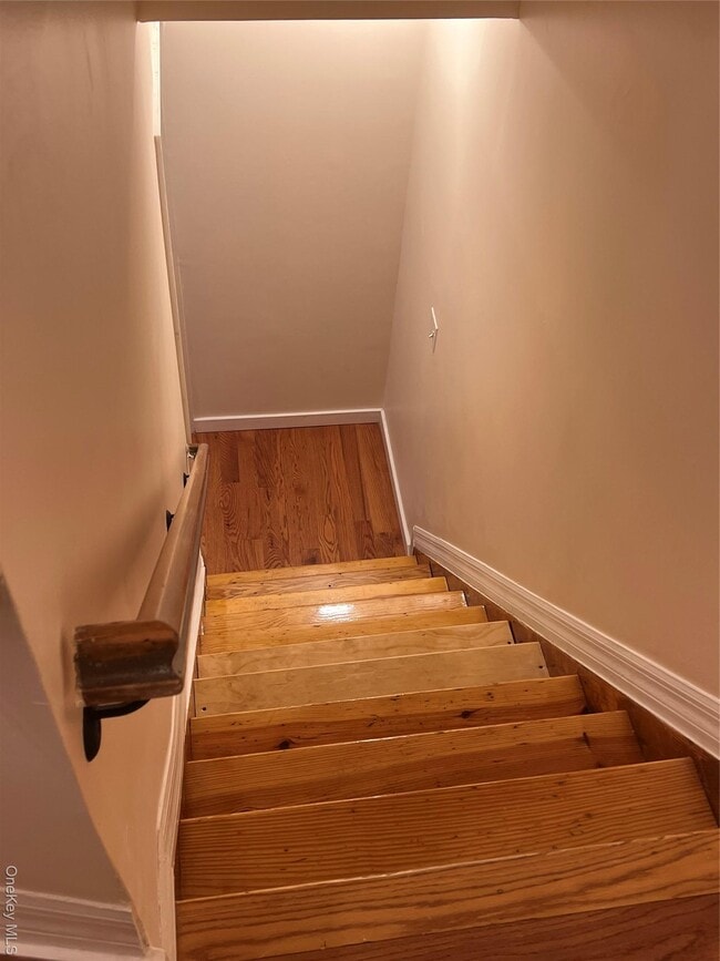 Building Photo - 1031 Halsey St