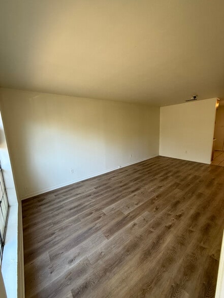 Building Photo - 1302 Scenic Dr