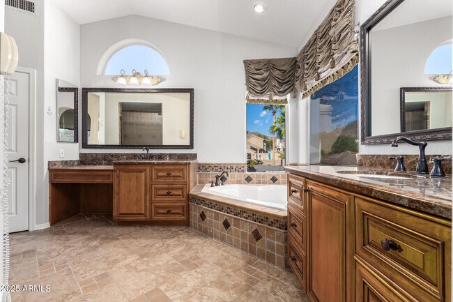 Building Photo - 1367 E Desert Flower Ln
