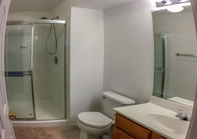Building Photo - Large 4BR plus office, 3.5 BA,  2-car garage