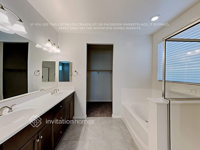 Building Photo - 39997 W Jenna Ln