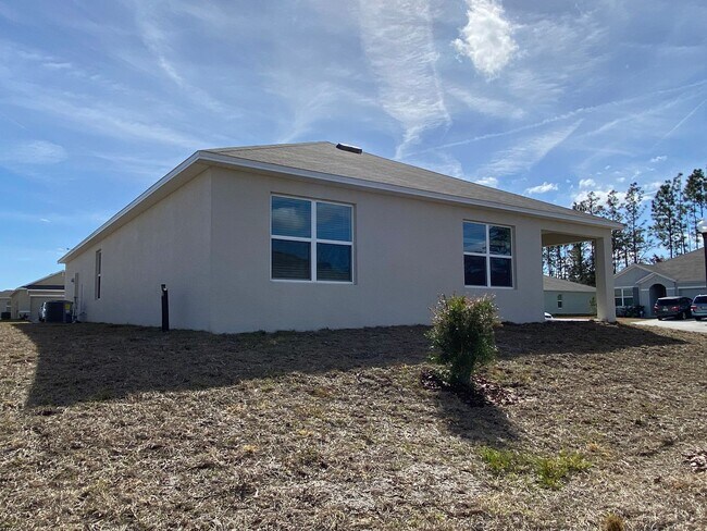 Building Photo - Lake Diamond-North - 4/2/2 *Available Now*...