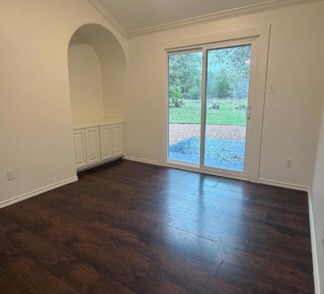 Building Photo - 414 Summit Ridge Dr N