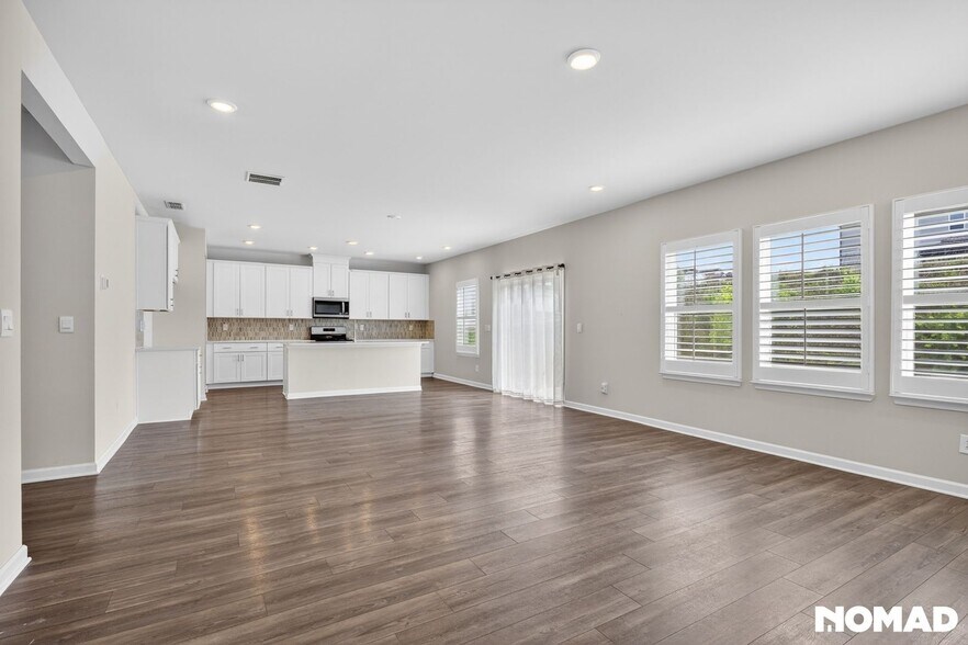 Building Photo - 6039 Hickory Crk Ct
