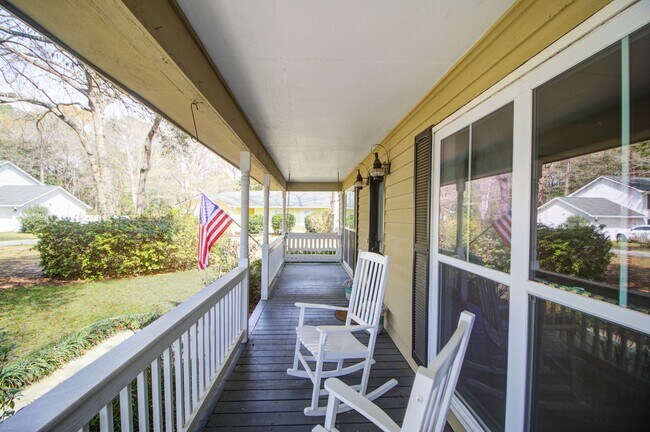 Building Photo - 3Bed/2.5Bath Family Home in Snee Farms