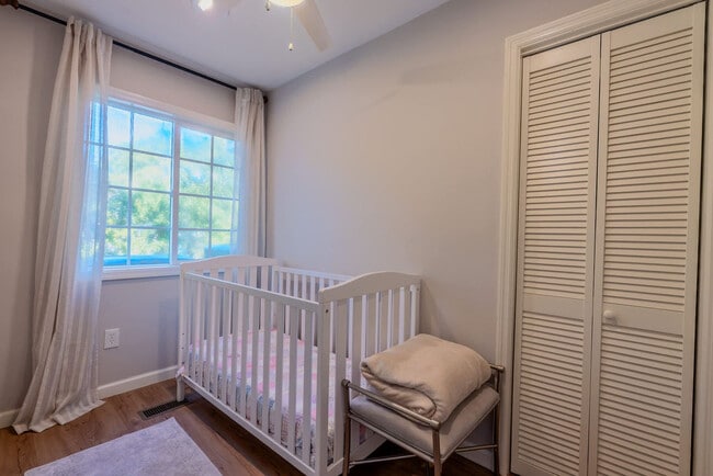 Building Photo - 7 Periwinkle Ln