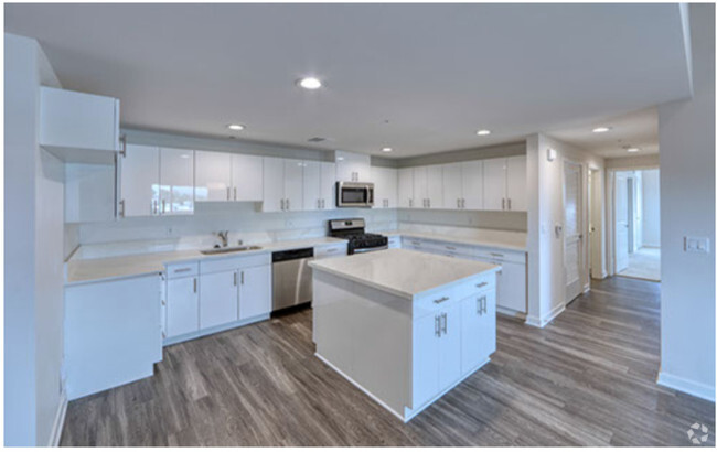 Building Photo - Villas at Valley Glen