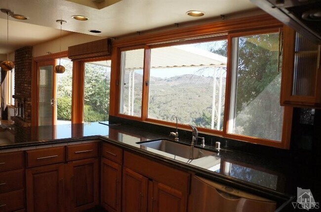 Building Photo - 2623 Velarde Dr