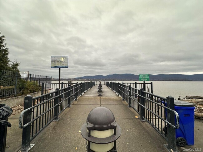 Building Photo - 12 Front St