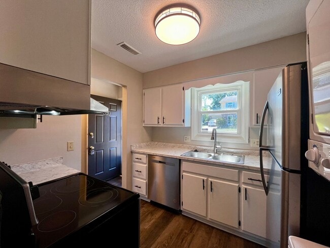 Building Photo - Duplex for Rent by Capital Property Manage...