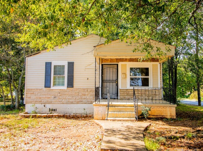 Primary Photo - 830 5th Ave N