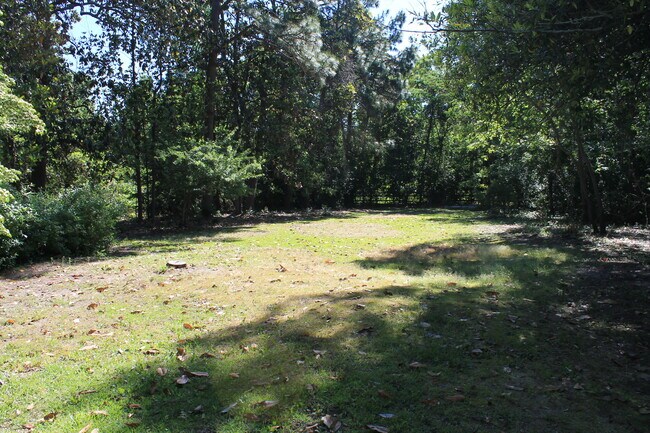 Building Photo - 275 Piney Ln