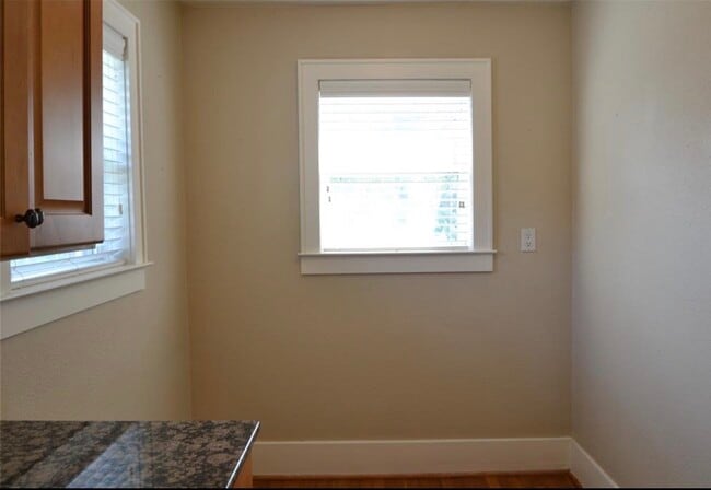 Building Photo - 1507 McDuffie St