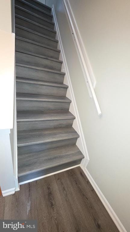 Building Photo - 25 Hamlet Dr