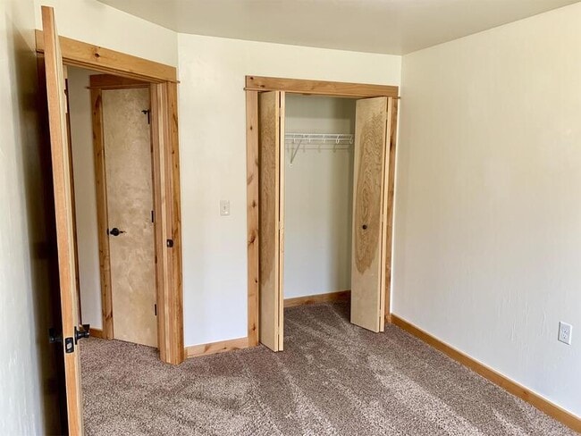 Building Photo - 3726 Travertine Way