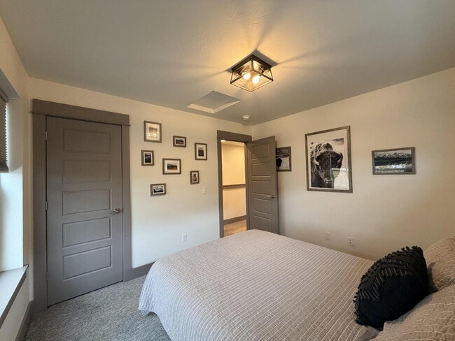 Building Photo - Gorgeous and Quiet 3 Bed 2.5 Bath Home in Railway Lofts & Cottages With Gallatin River Access!! M...