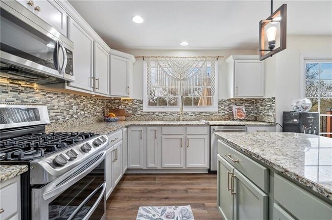 Building Photo - 8025 Jordan Ct