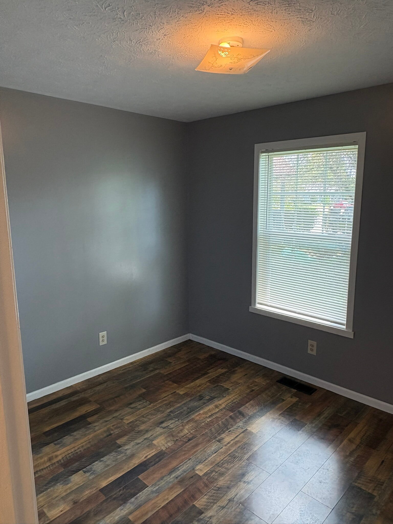 Building Photo - 1835 Carpenter Cir