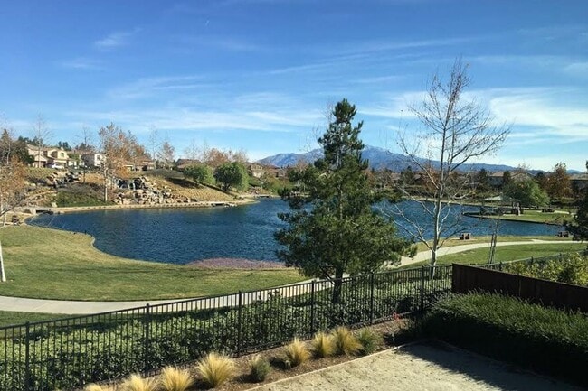 Building Photo - 37836 Divot Dr