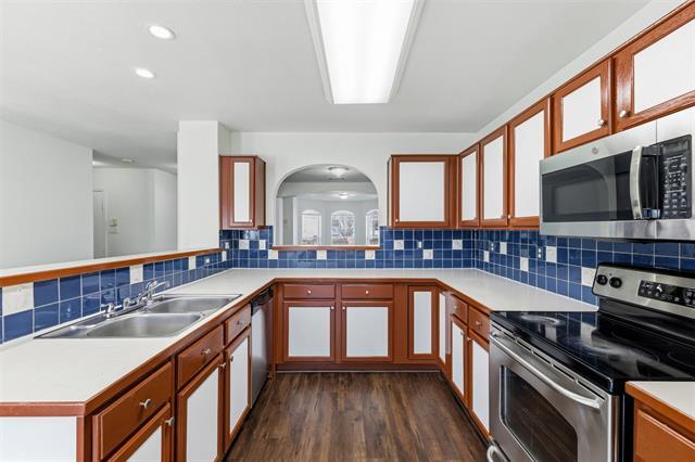 Building Photo - 1124 Breezewood Dr