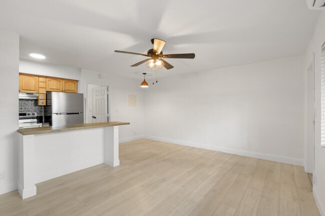 Building Photo - 1125 SW 15th Ave