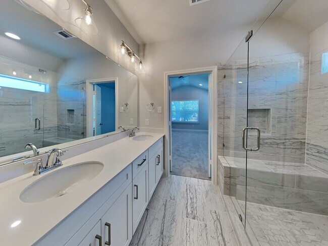 Building Photo - 315 Athenia Dr