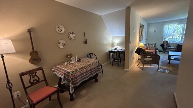 Building Photo - Fully Furnished 2BR/2BA Condo in Old Orcha...