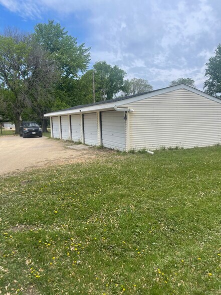 Building Photo - 19065 Lena Ave