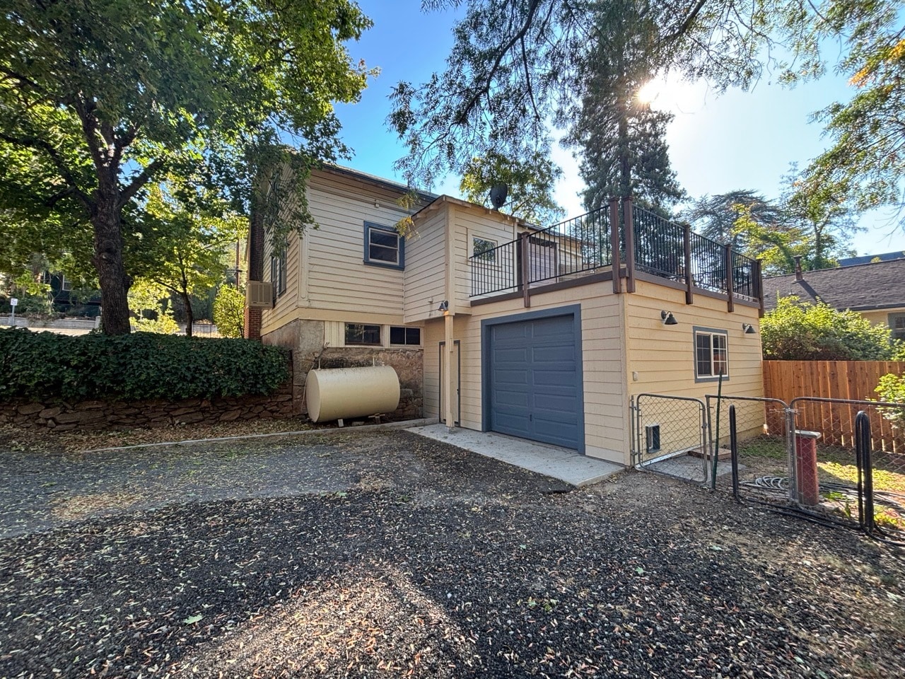 Building Photo - 2892 Coloma St