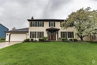 Building Photo - 17016 Greenwood Dr