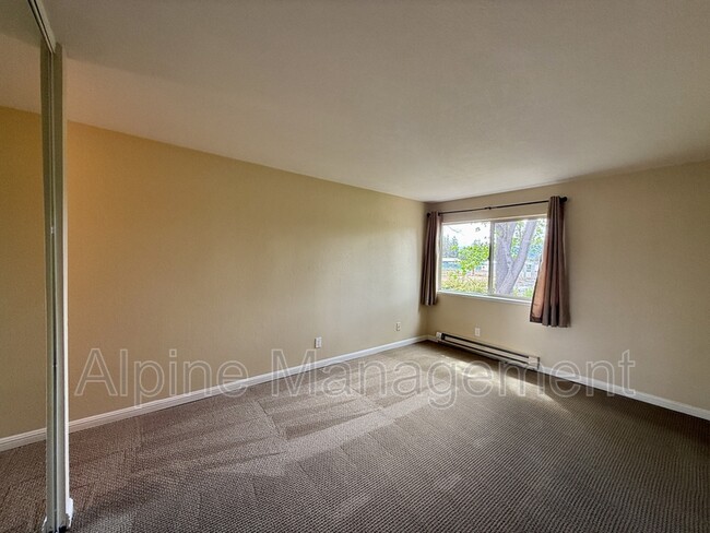 Building Photo - 2657 Kentworth Way