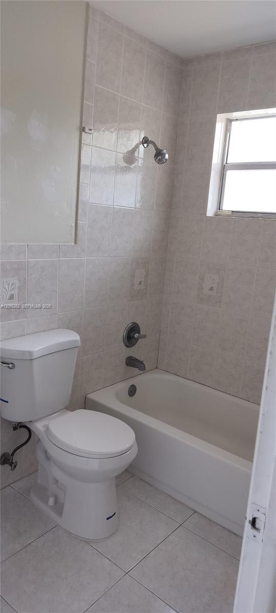 Building Photo - 2829 SW 38th Ct