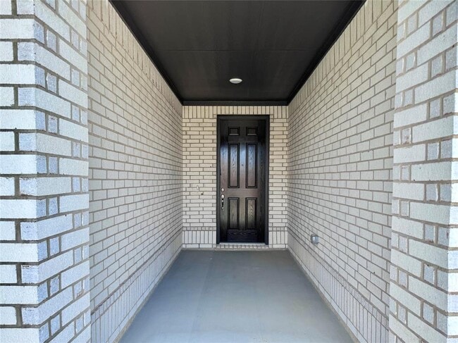 Building Photo - 18227 Dahlia Dale Dr