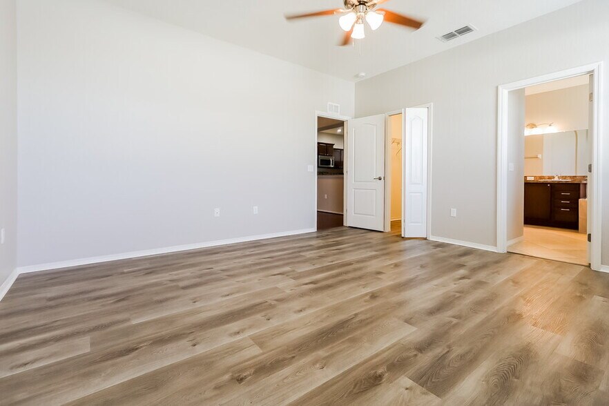 Building Photo - 5728 Woodruff Way