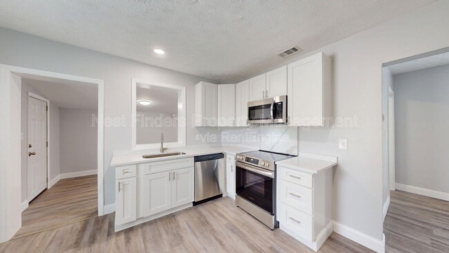 Building Photo - 2803 College St