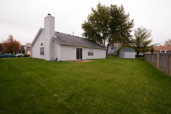 Rear - 582 Redfox Ct N