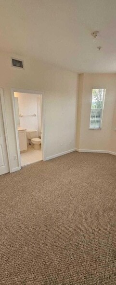 Building Photo - 2609 Shoma Dr