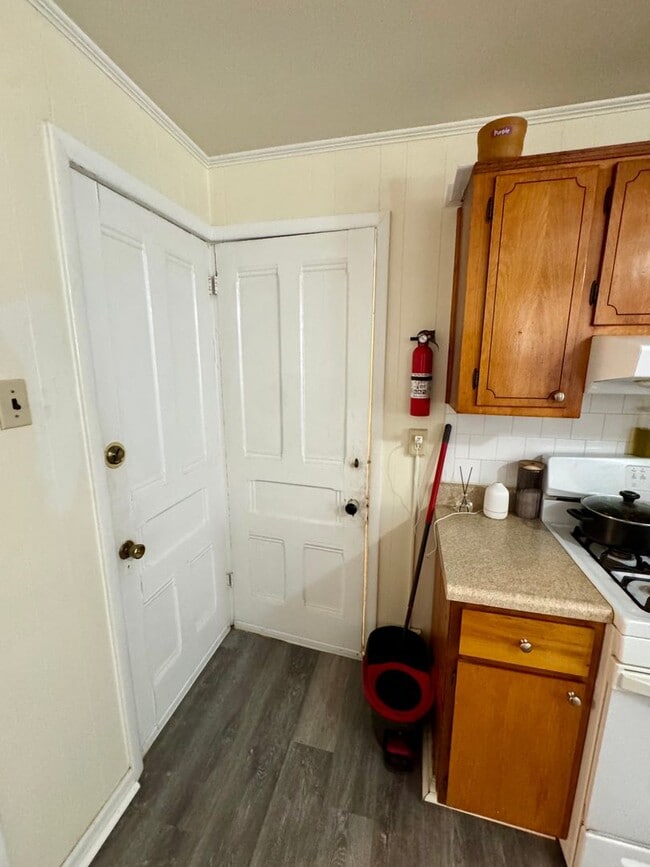 Building Photo - 1509 Hatteras St