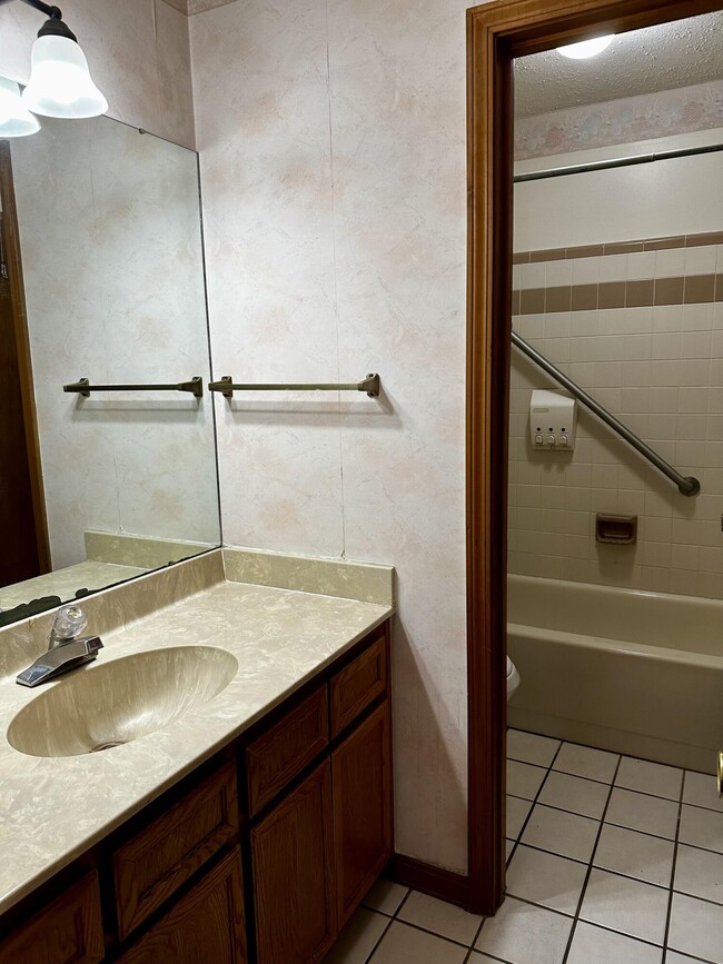 Building Photo - 109 Dominica Way