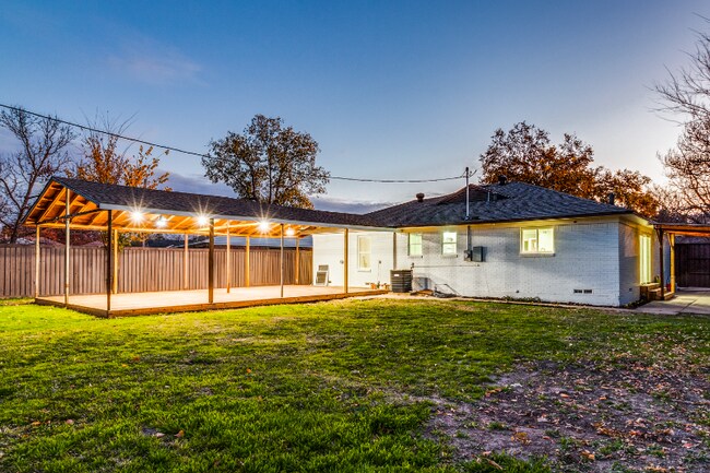 Building Photo - 2817 Crest Ridge Dr