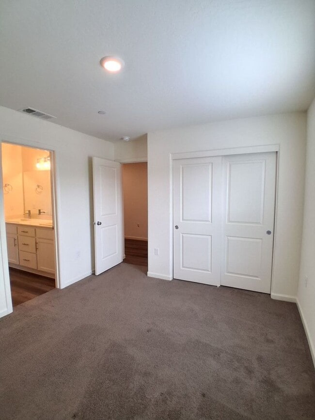 Building Photo - Beautiful Single-Story Home with Solar Included & Spacious Open Floor Plan!