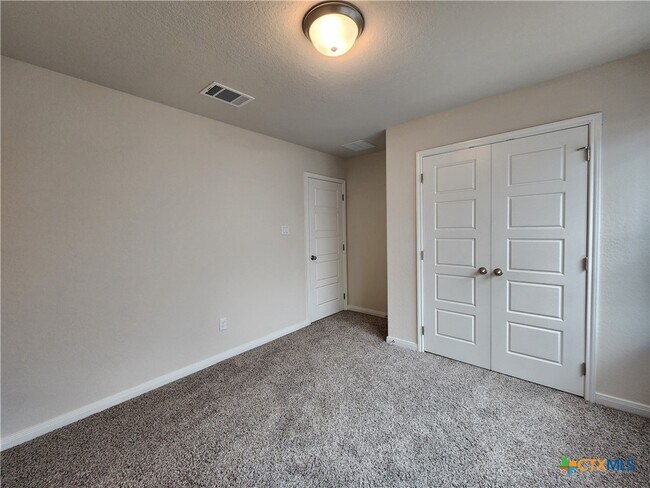 Building Photo - 1225 Ella Xing