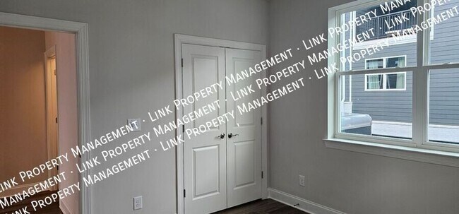 Building Photo - Brand New Townhome 3/3 Downtown near UTC a...