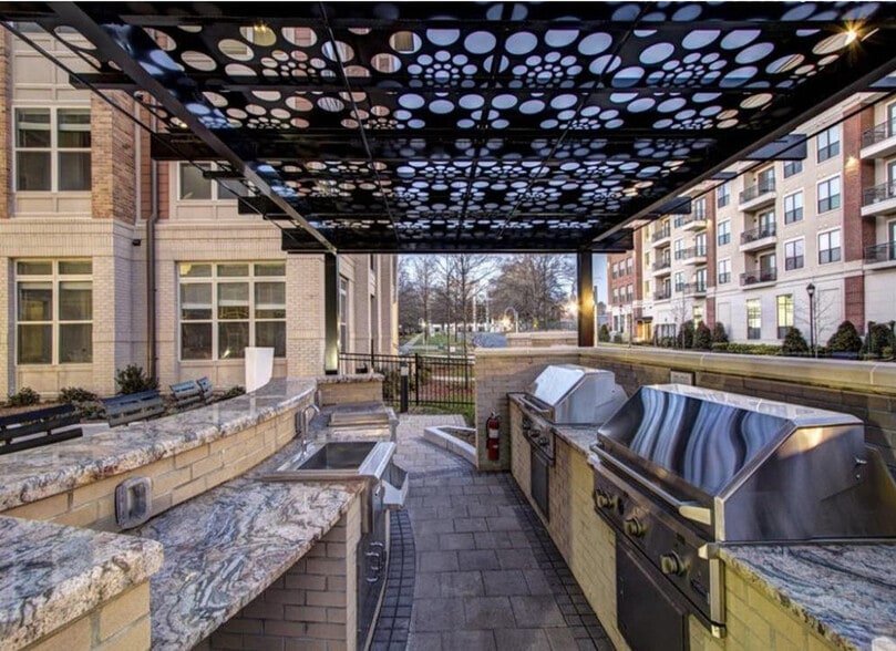 Building Photo - 5725 Carnegie Blvd