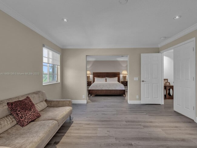 Building Photo - 4400 Fox Ridge Dr