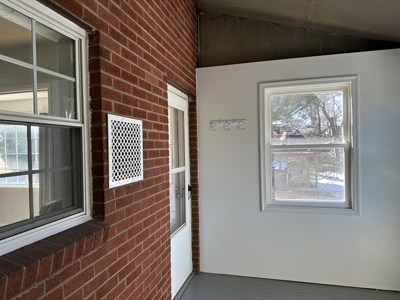 Building Photo - 1303 Longwood Ave