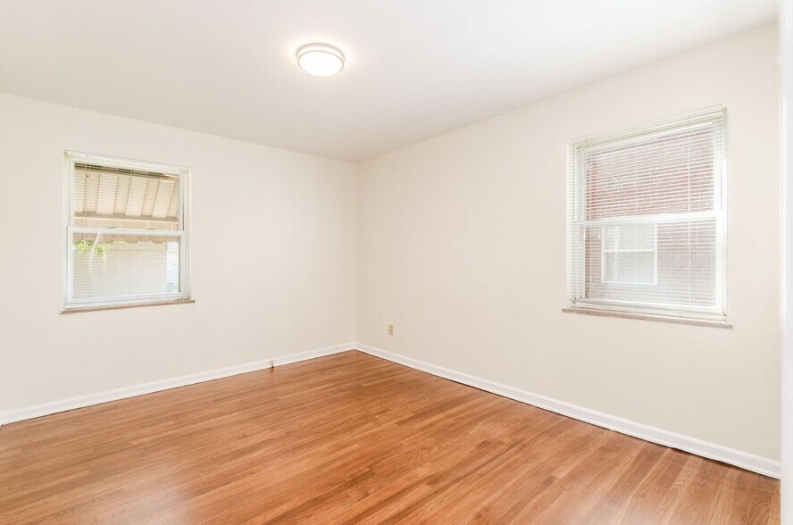 Building Photo - 1448 Elmwood Ave