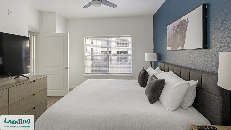 Building Photo - 1000 Henderson St